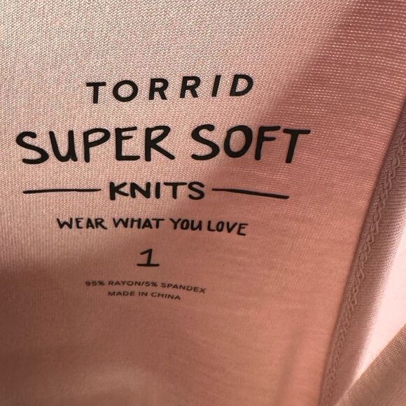 Torrid Tank Cream Halter Neck Embroidered Floral
Handkerchief Hem Sz 1 X - Picture 5 of 5